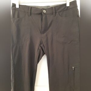 Women's Patagonia BLack Hiking Cargo Pants Size 8